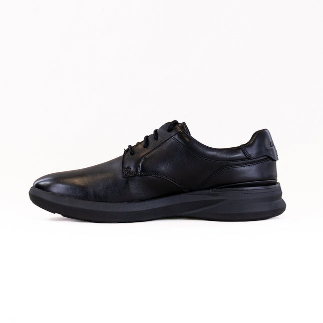 Clarks Code Hybrid Plain (Men's) - Black Smooth