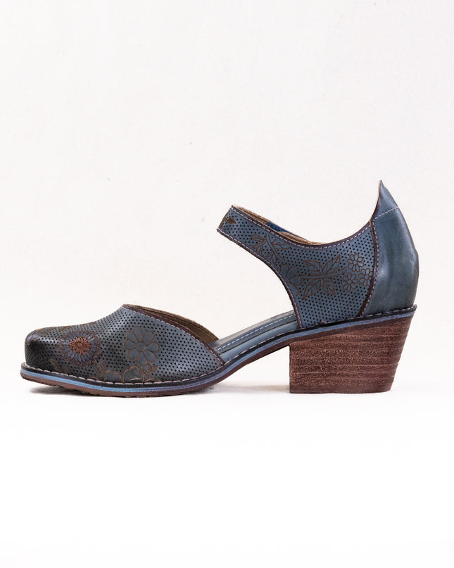 L'Artiste Cabracho (Women's) - Blue Multi