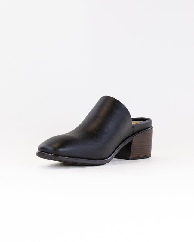 Naot Dedicate (Women's) - Black jet Leather