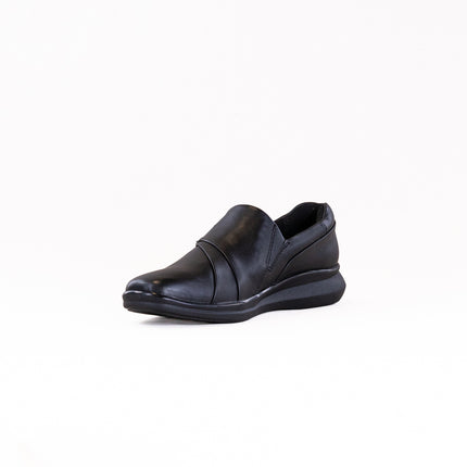 Clarks Lynell Slip (Women's) - Black Leather