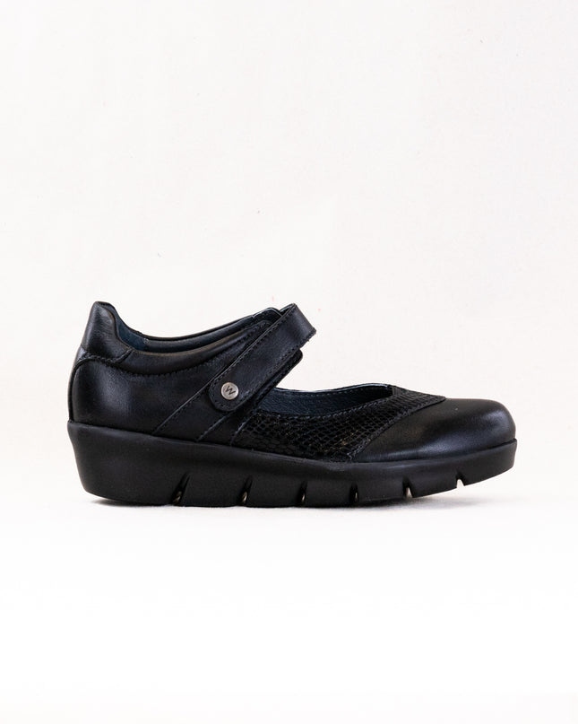Wolky Lomita (Women's) - Smooth Leather Black