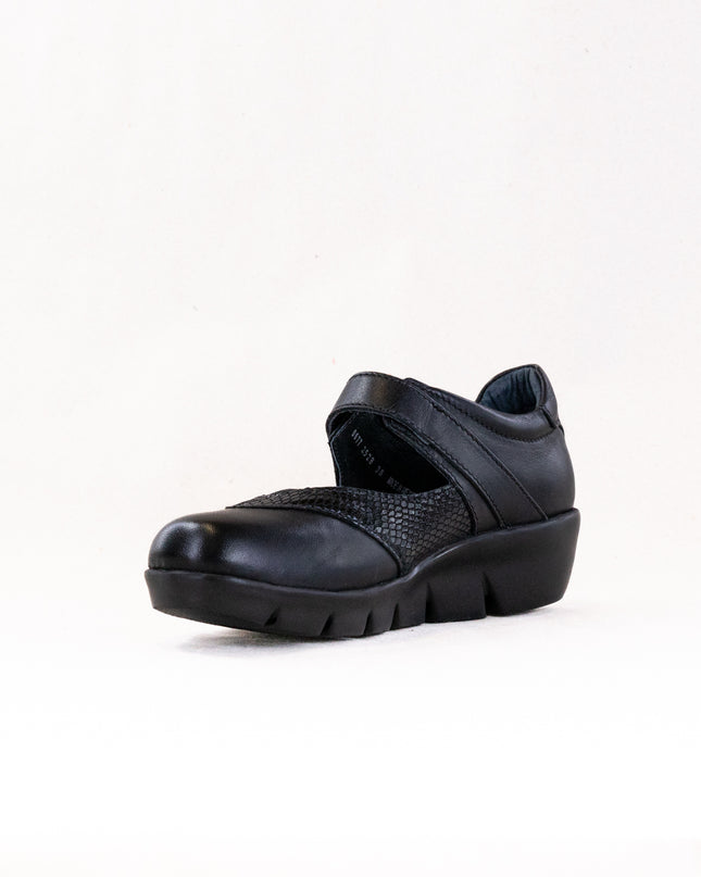 Wolky Lomita (Women's) - Smooth Leather Black