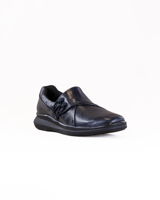 Clarks Lynell Slip (Women's) - Navy Leather