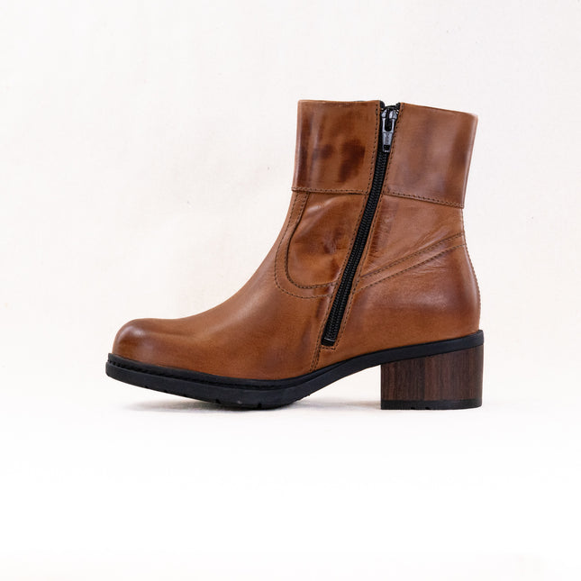 Wolky Fairview (Women's) - Cognac Comfy Wax