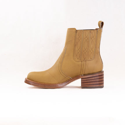 FRYE Campus Chelsea (Women's) - Banana