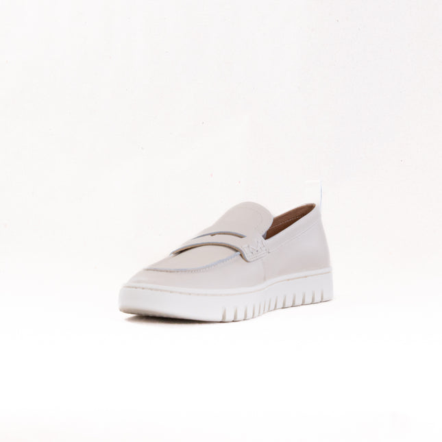 Vionic Uptown Loafer (Women's) - White Creme Leather