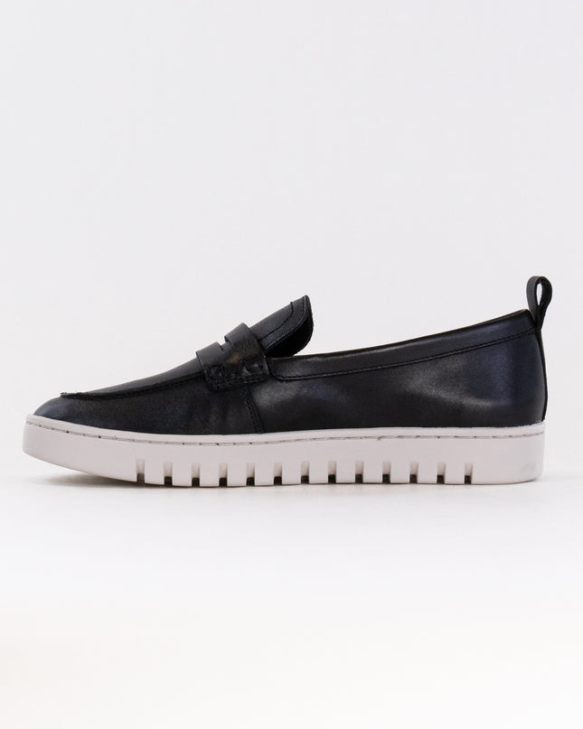 Vionic Uptown Loafer (Women's) - Black Leather