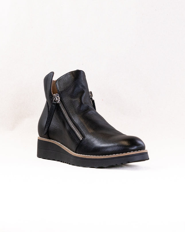 Django & Juliette Ohmy (Women's) - Black Leather