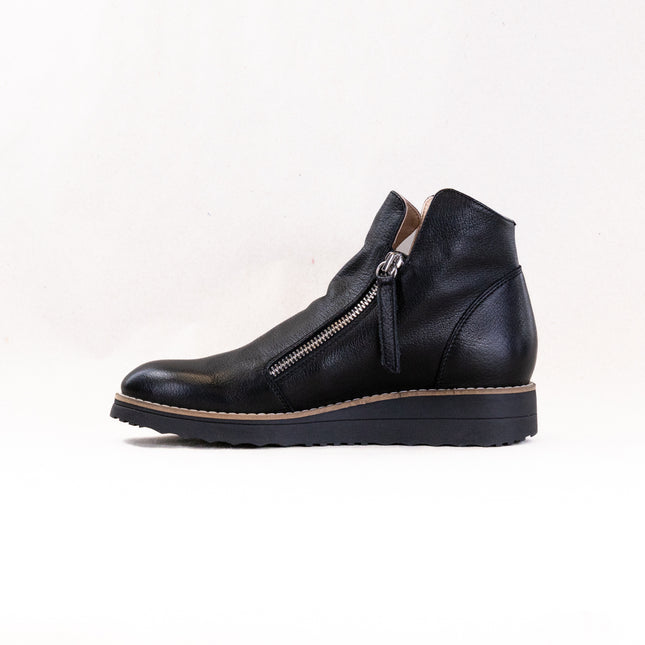 Django & Juliette Ohmy (Women's) - Black Leather