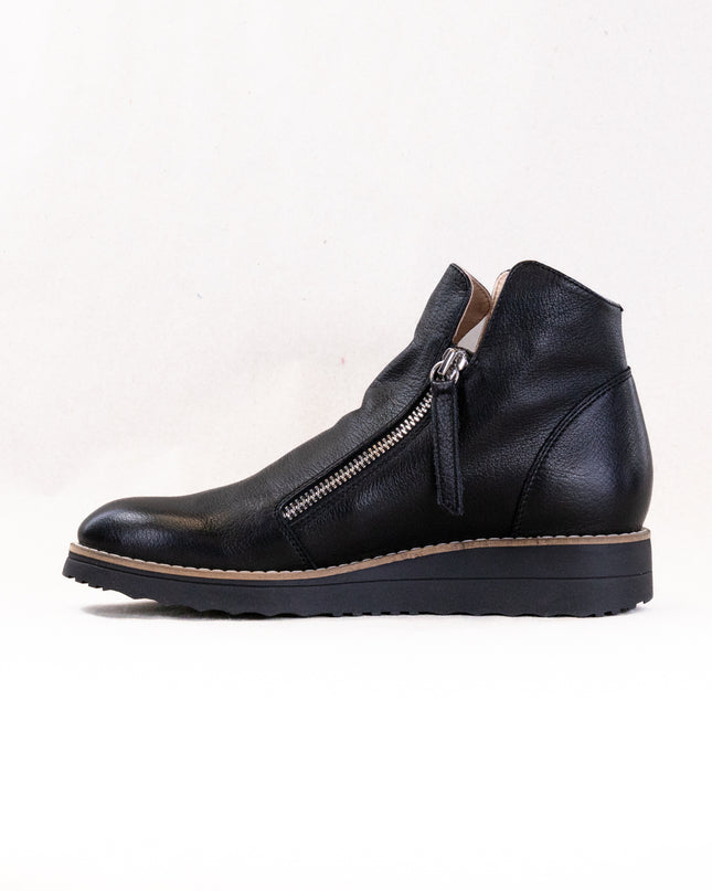 Django & Juliette Ohmy (Women's) - Black Leather