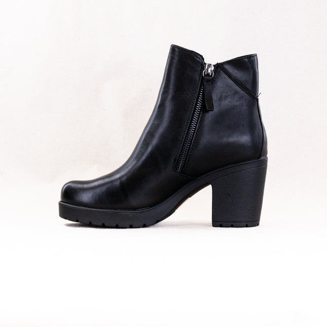Spring Step Dealey (Women's) - Black