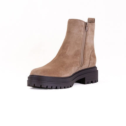 Vionic Georgina (Women's) - Desert Sand Suede