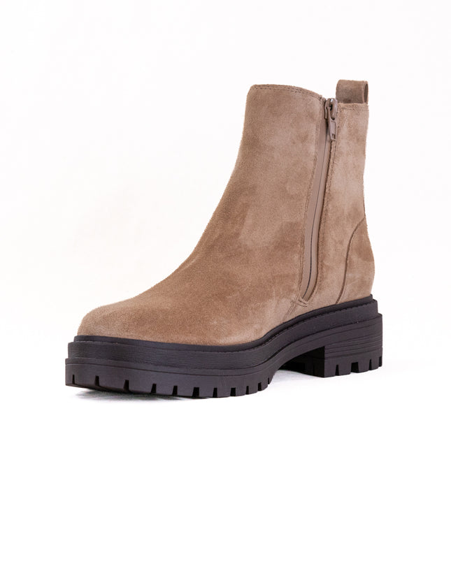 Vionic Georgina (Women's) - Desert Sand Suede