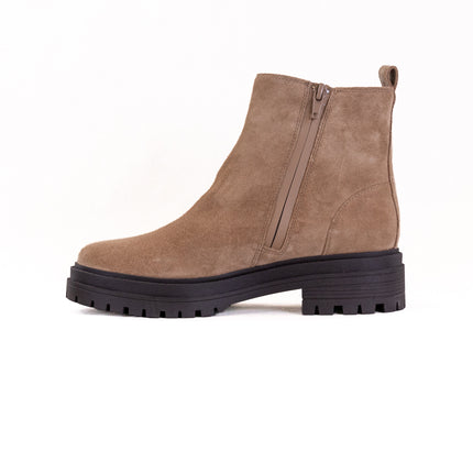 Vionic Georgina (Women's) - Desert Sand Suede