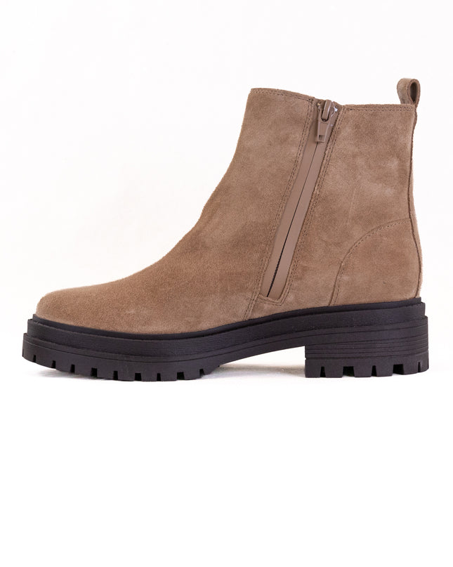 Vionic Georgina (Women's) - Desert Sand Suede