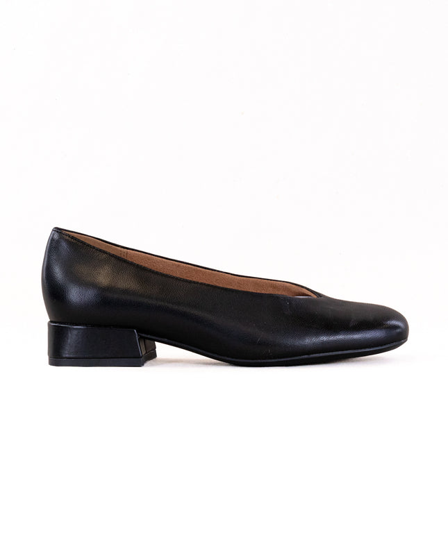 Vionic Petra (Women's) - Black Leather