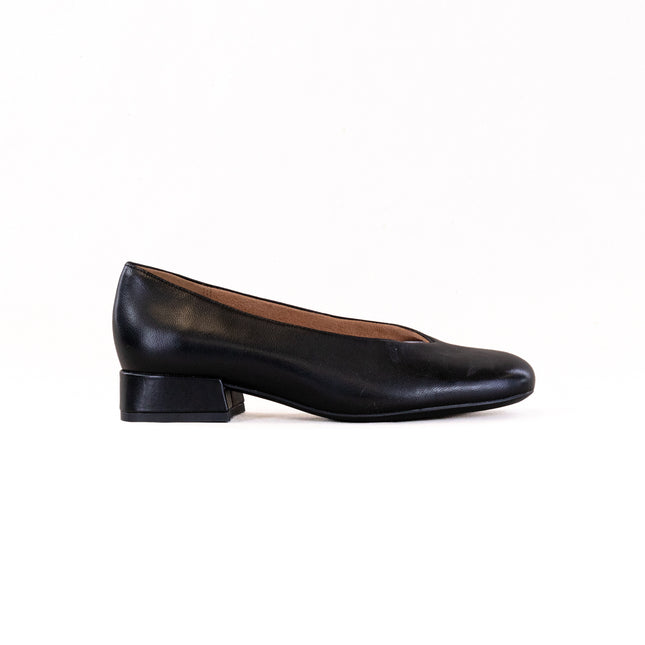 Vionic Petra (Women's) - Black Leather