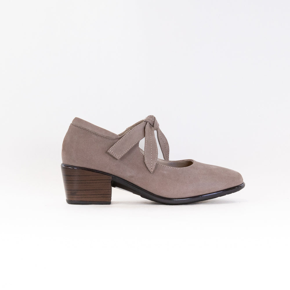 Naot Nobility (Women's) - Stone Nubuck