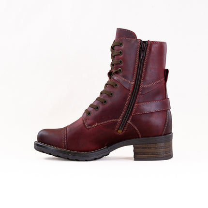 Taos Crave (Women's) - Red Vintage Leather