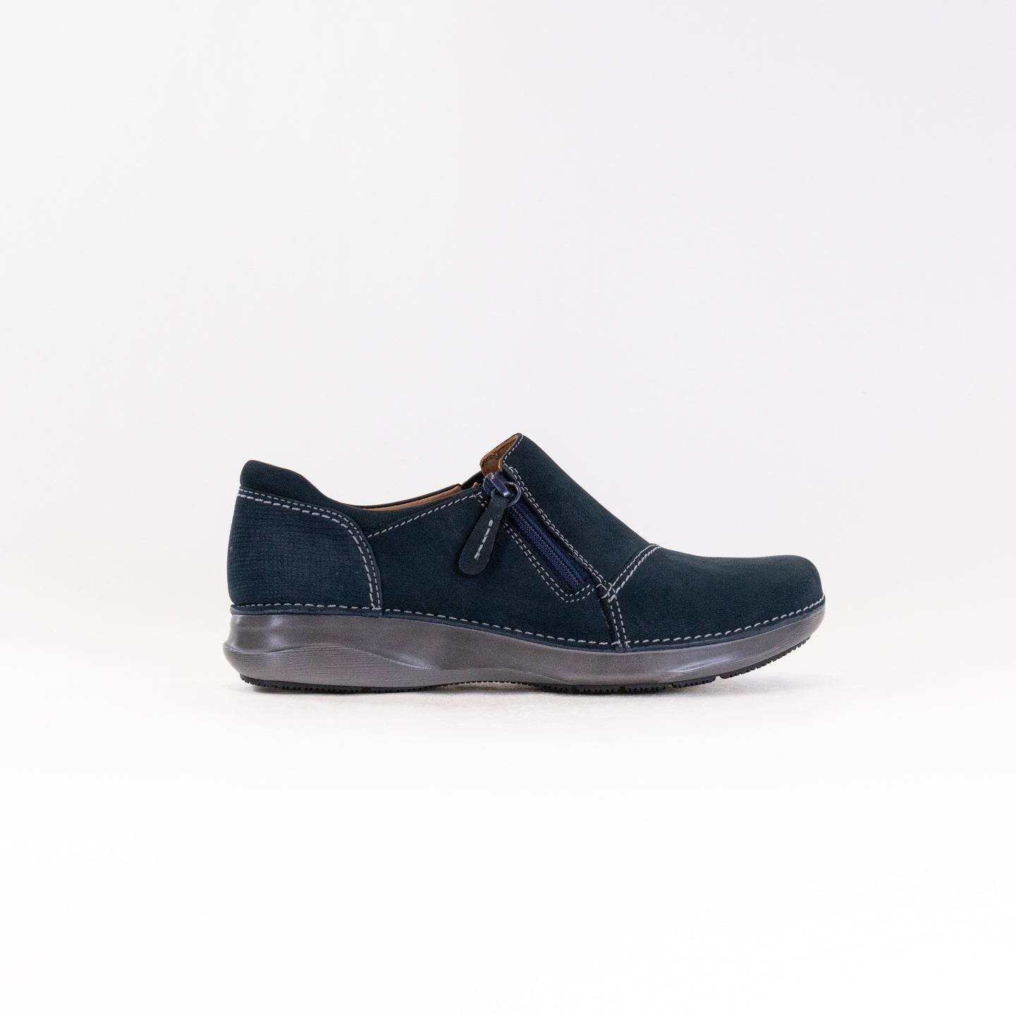 Clarks Appley Zip (Women's) - Navy Nubuck