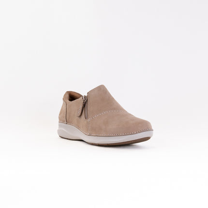 Clarks Appley Zip (Women's) - Sand Nubuck