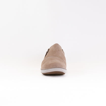 Clarks Appley Zip (Women's) - Sand Nubuck