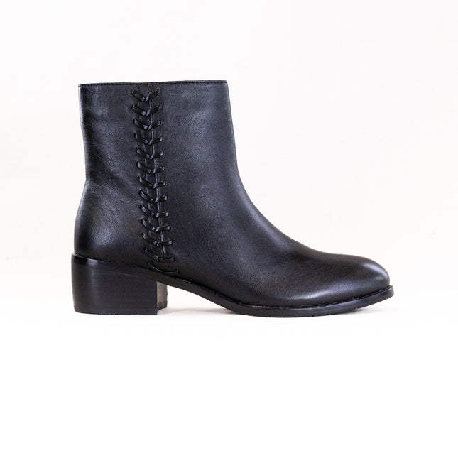 Salvia Gwen (Women's) - Black