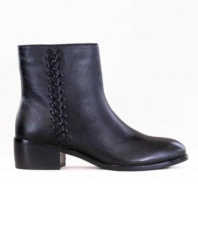 Salvia Gwen (Women's) - Black
