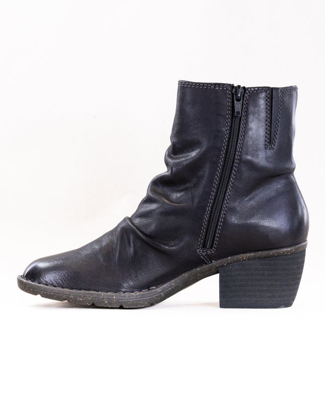 Clarks Kastela Zip (Women's) - Black