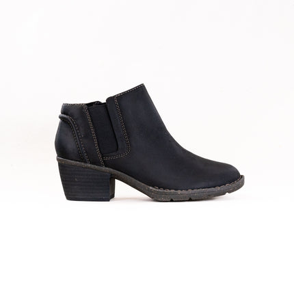 Clarks Kastela Lo (Women's) - Black Leather
