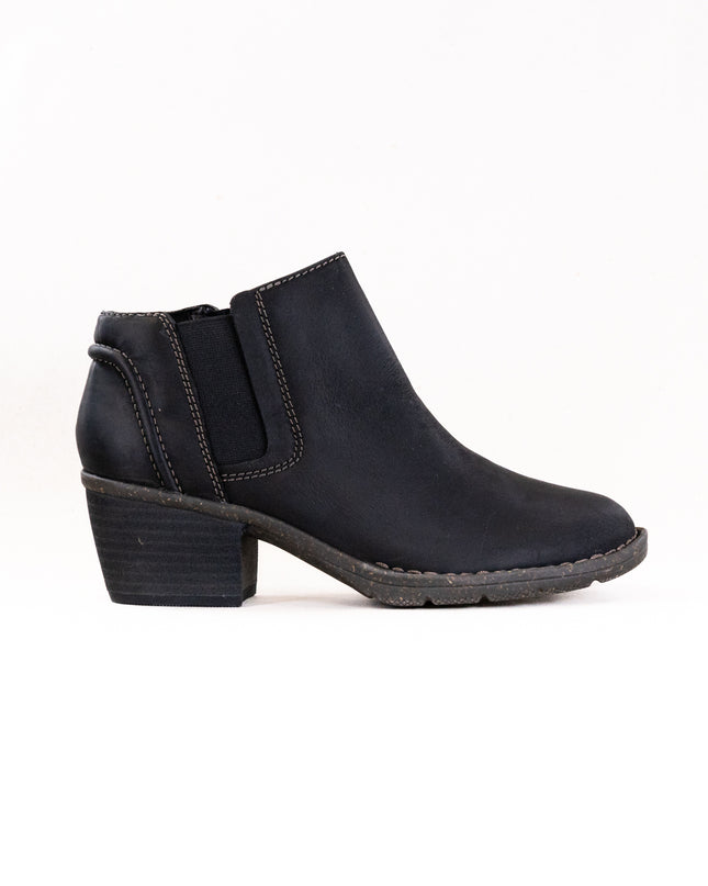 Clarks Kastela Lo (Women's) - Black Leather