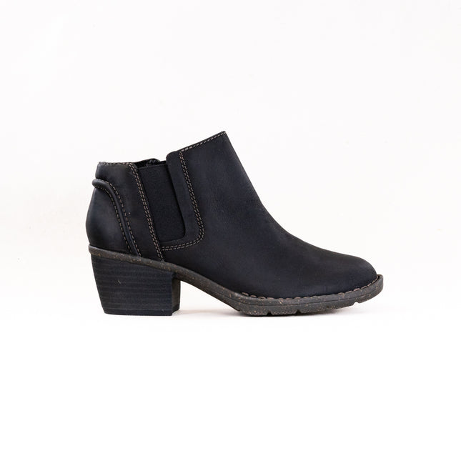 Clarks Kastela Lo (Women's) - Black Leather