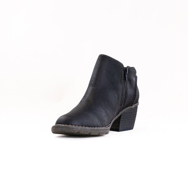 Clarks Kastela Lo (Women's) - Black Leather