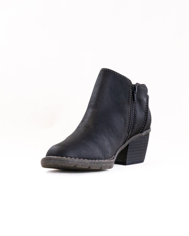Clarks Kastela Lo (Women's) - Black Leather