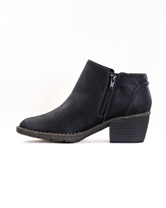Clarks Kastela Lo (Women's) - Black Leather