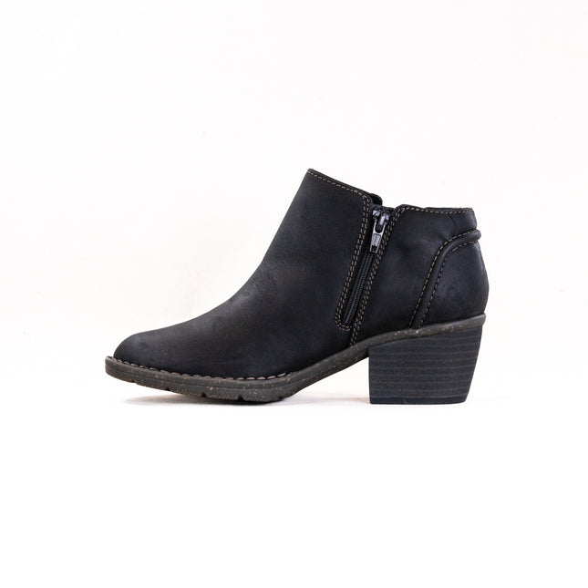 Clarks Kastela Lo (Women's) - Black Leather