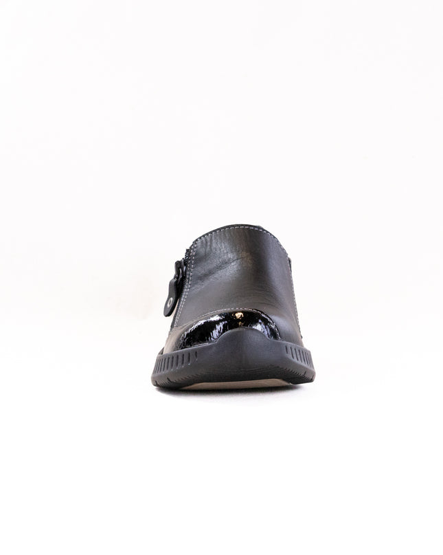 Suave Geneve Slip On (Women's) - Black/Black