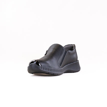 Suave Geneve Slip On (Women's) - Black/Black