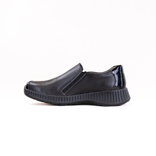 Suave Geneve Slip On (Women's) - Black/Black