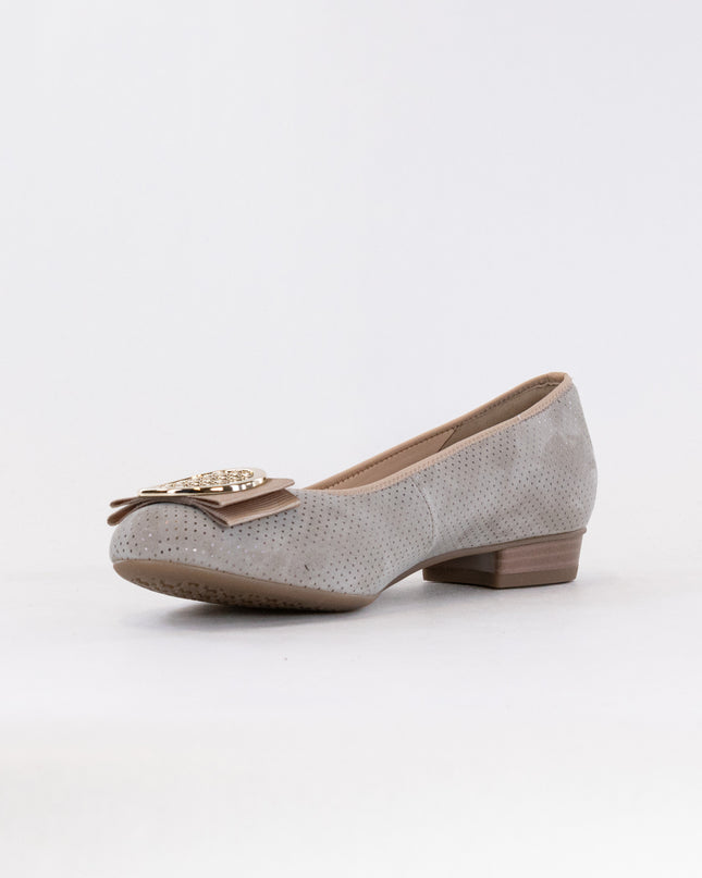 Ara Bambi (Women's) - Sand