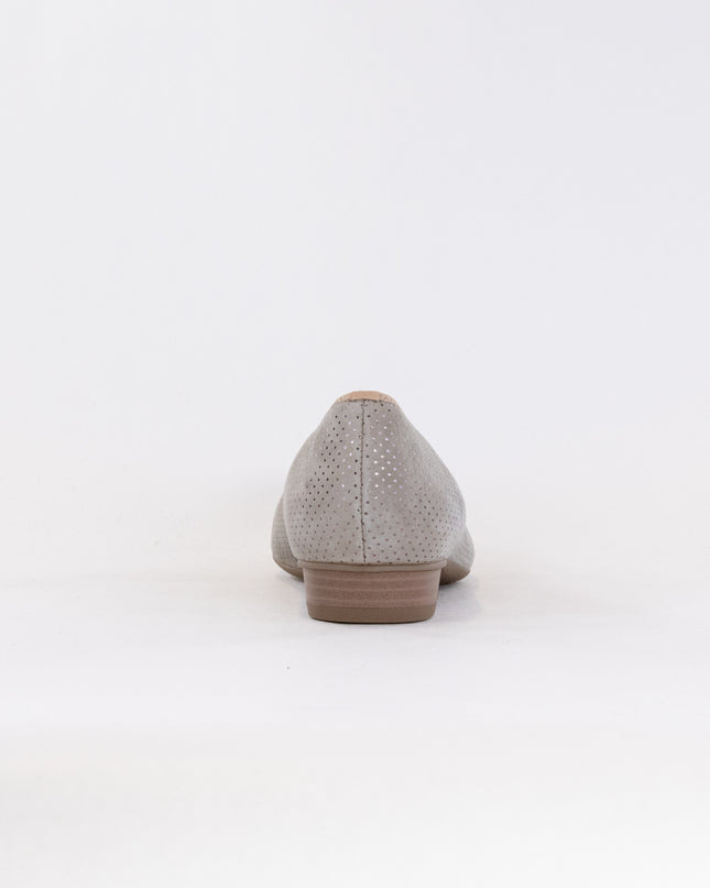 Ara Bambi (Women's) - Sand