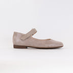 4.5 (US 7.0) / G (Medium) / SAND