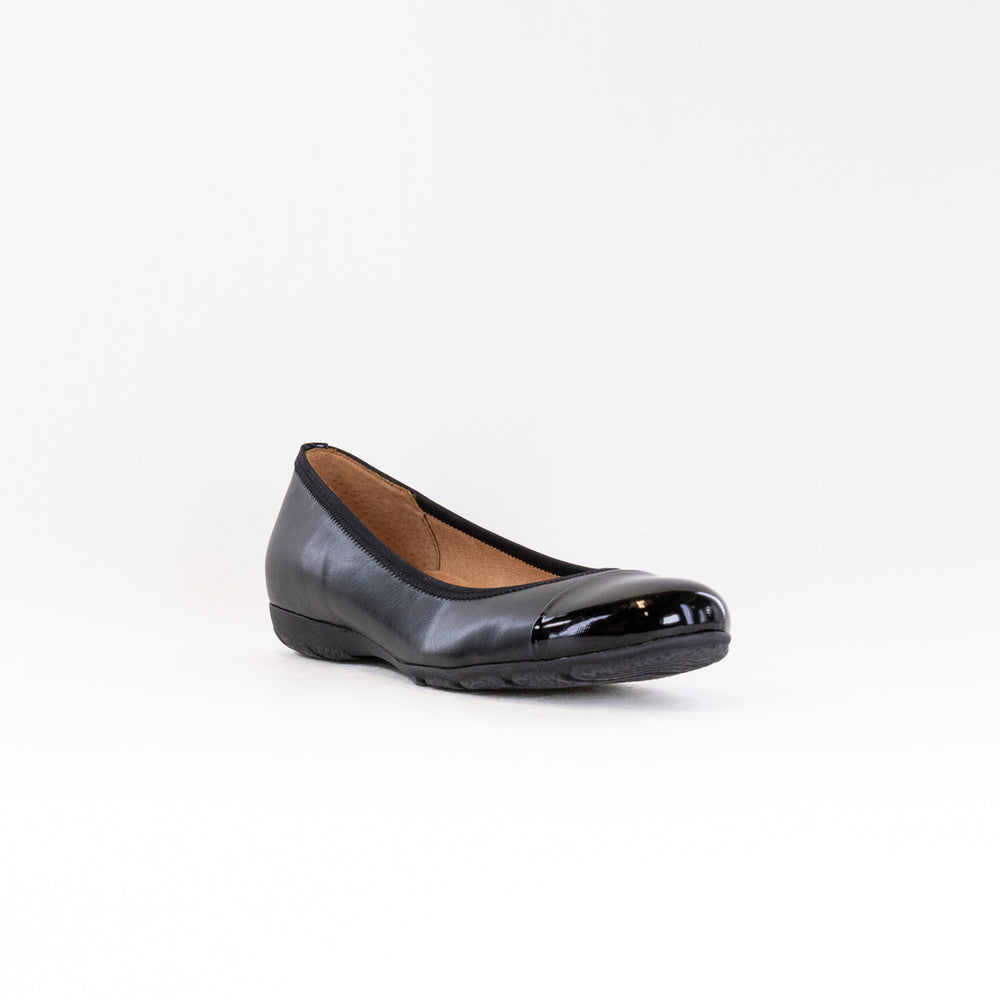 Gabor 24.161.57 Cap-Toe Ballet Flat (Women's) - Black Leather