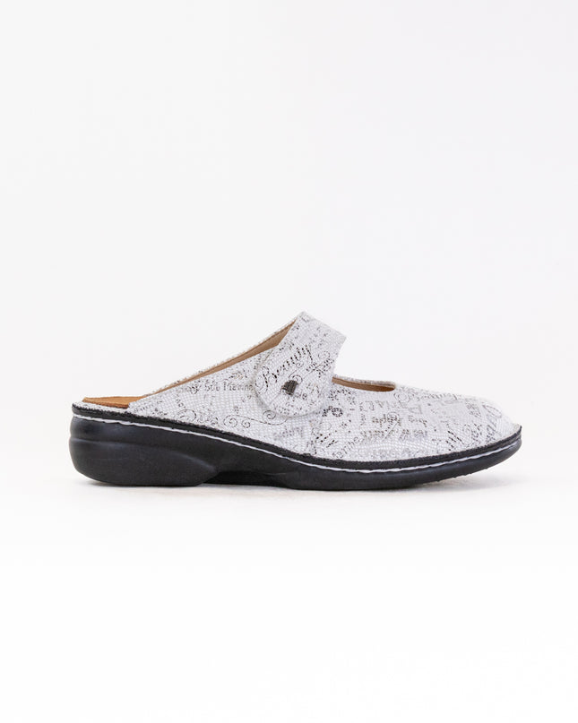 Finn Comfort Stanford Clog (Women's) - Words Bianco