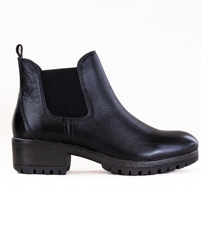 Salvia Cassy (Women's) - Black Pebbled Leather