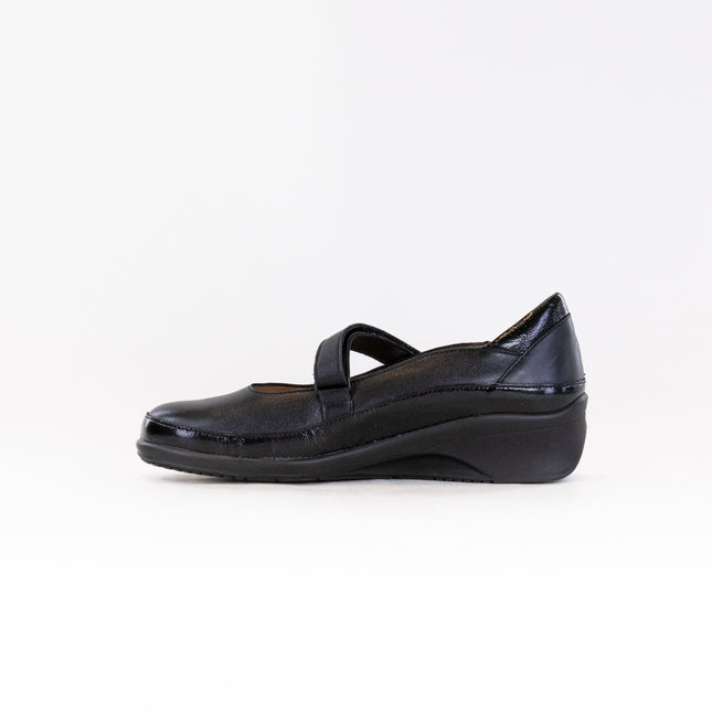 Finn Comfort Hempstead (Women's) - Black Leather