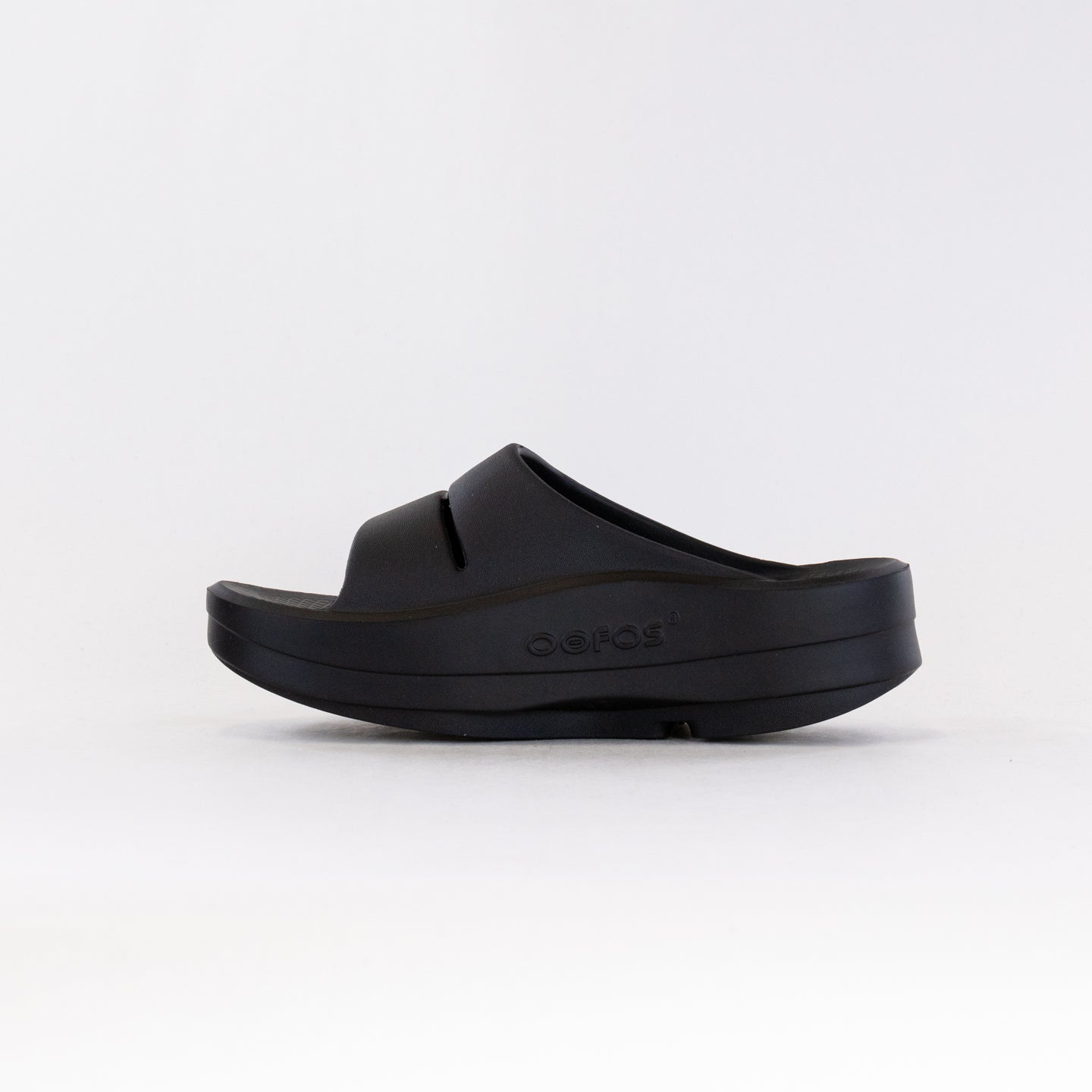 OOFOS OOMega Ooahh Sandal (Women's) - Black