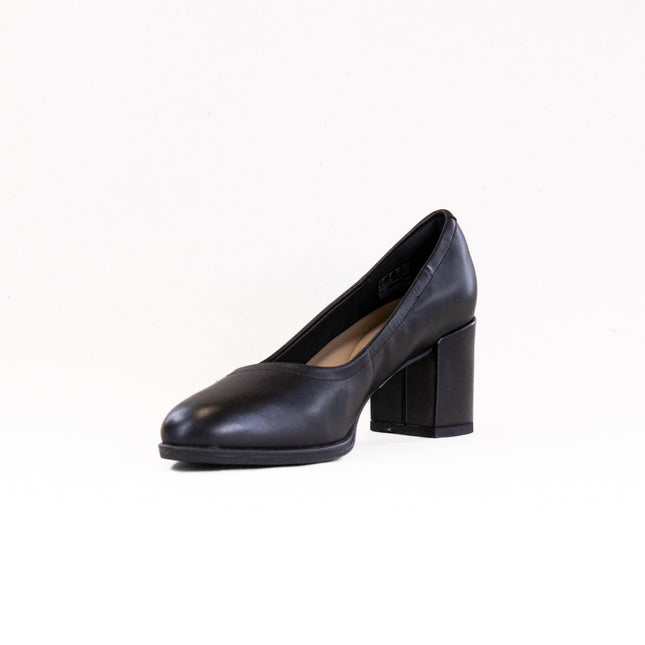 Clarks Freva55 Court (Women's) - Black Leather
