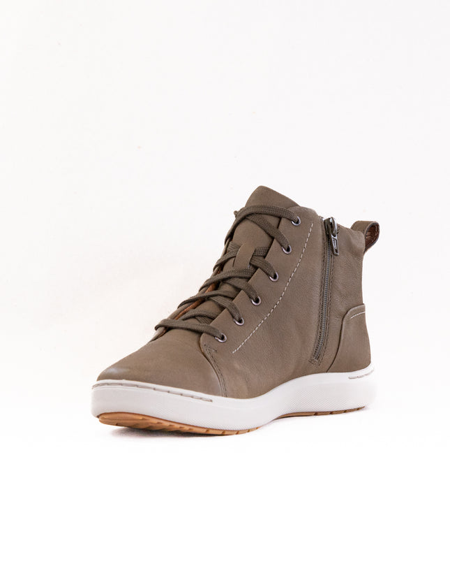 Clarks Nalle Vine Boot (Women's) - Dark Olive Leather