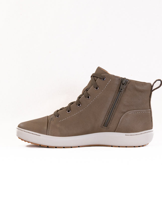 Clarks Nalle Vine Boot (Women's) - Dark Olive Leather